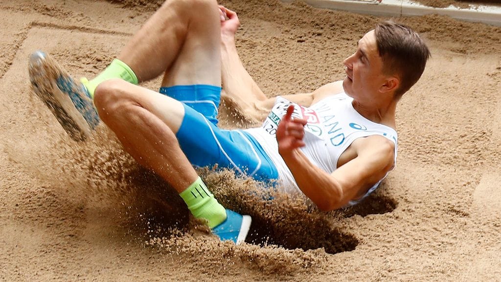 Simo Lipsanen hyppäsi uuden sisäratojen SE-tuloksen.