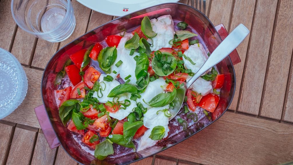 Kaappaus keittiössä jakso 2 Mozzarellasalaatti