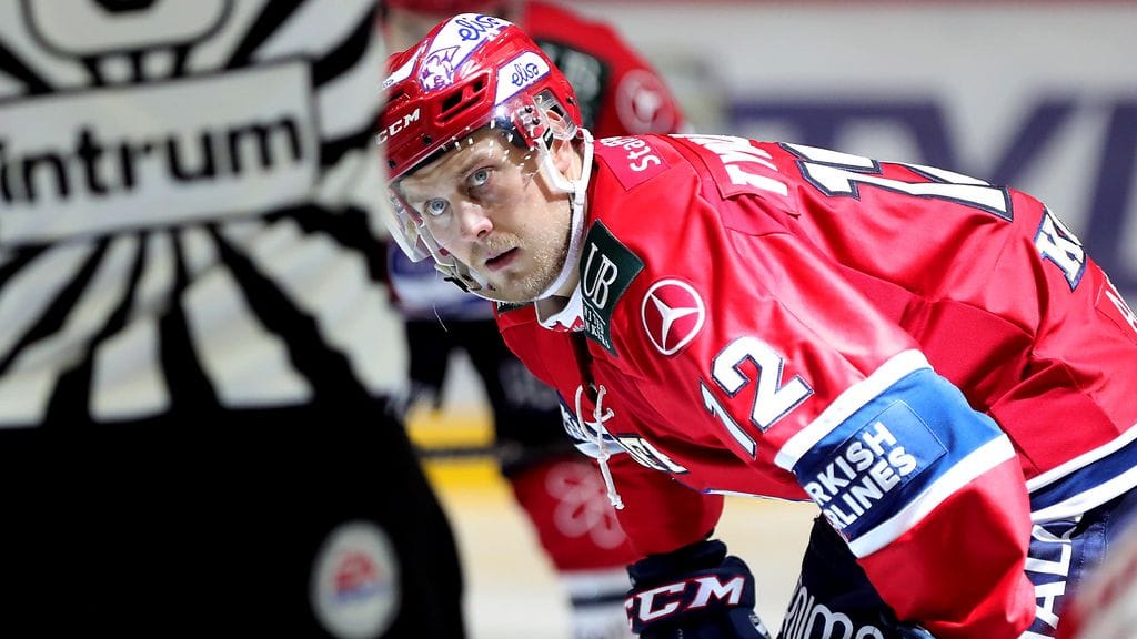 HIFK:n Juhani Tyrväinen palaa askiin.