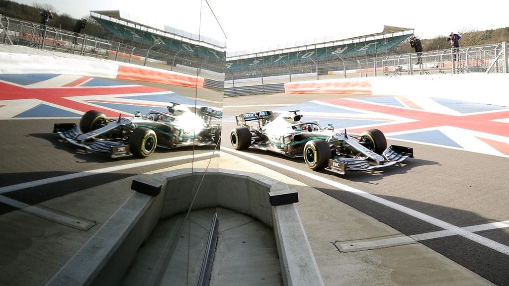 Lewis Hamiltonin Mercedes esiteltiin Silverstonen radalla helmikuussa 2019.
