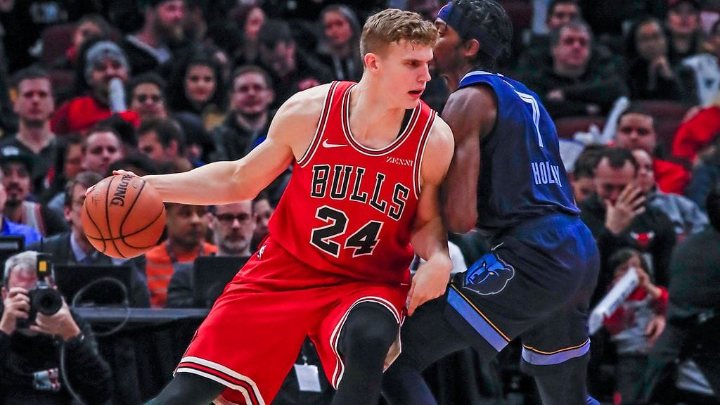Lauri Markkanen heitti Memphis Grizzliesiä vastaan 21 pistettä.
