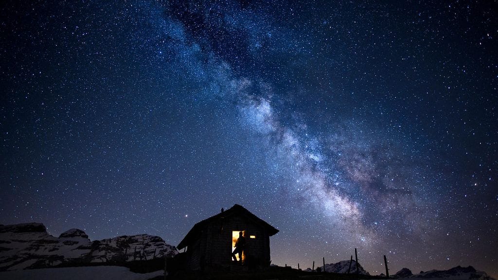 Helsingin yliopiston, Durhamin yliopiston ja Toulousen yliopiston tähtitieteilijät käyttivät avaruusteleskooppien keräämiä viimeisimpiä tietoja simuloidakseen Linnunradan ja Andromedan galaksin tulevaisuuden.