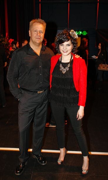 Olli Lindholm ja Suvi Teräsniska 2011 pysty