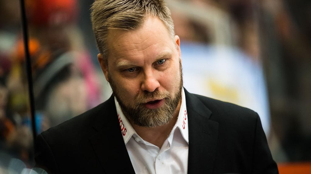 Mikko Mannerin luotsaama Kärpät koki 1-8-murskatappion.