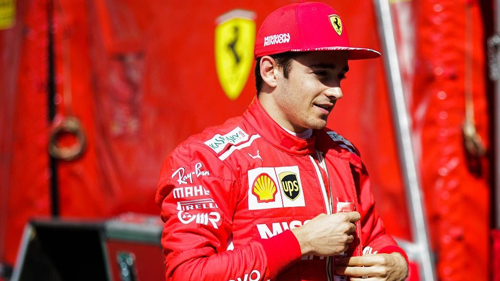 Charles Leclerc nähdään tätä nykyä punaisissa väreissä.