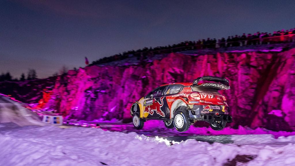 Esapekka Lappi vauhdissa Ruotsin MM-rallissa.