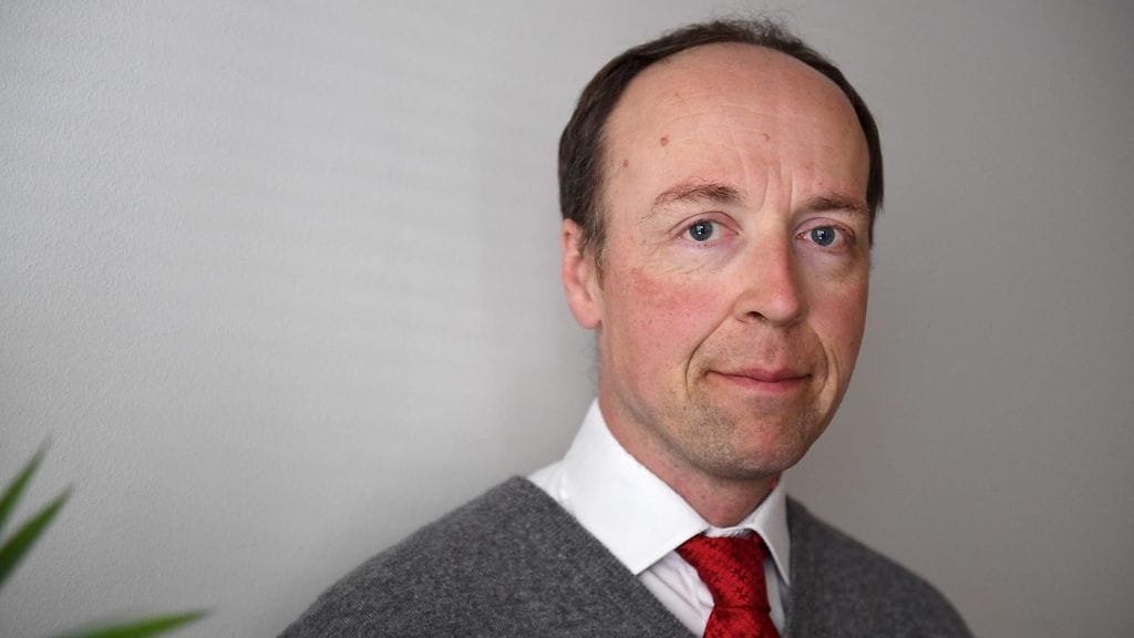 Europarlamentaarikko Jussi Halla-aho kertoi Ylen Ykkösaamussa lauantaina olevansa valmis jatkamaan perussuomalaisten puheenjohtajana, jos puolueen etu sitä vaatii.