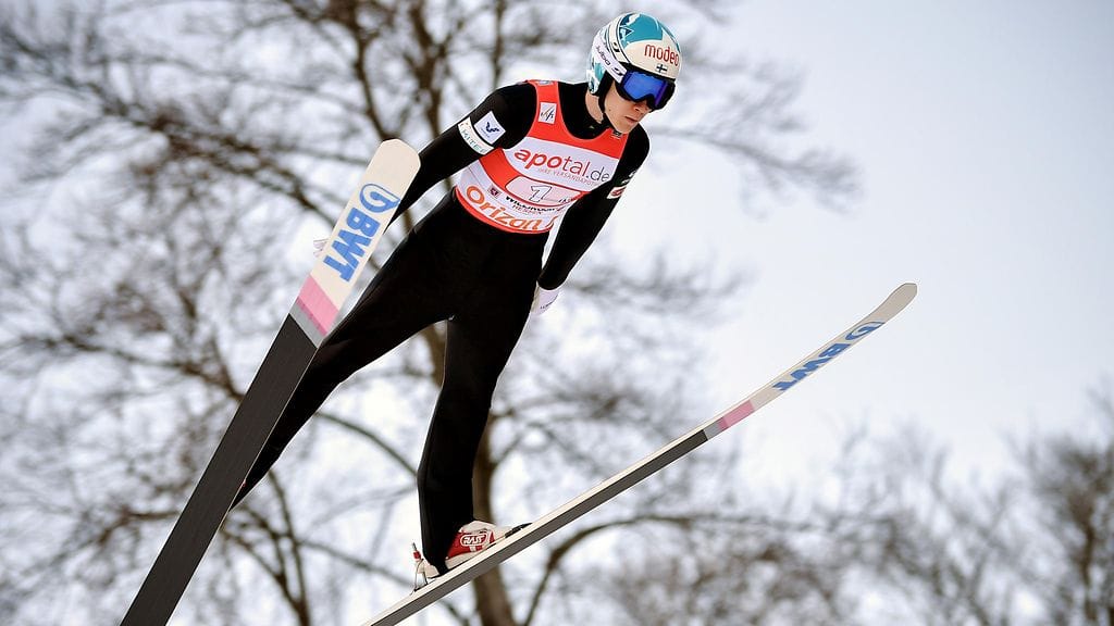 Antti Aalto on Willingenin mäkikilpailussa ensimmäisen kierroksen jälkeen sijalla 20.