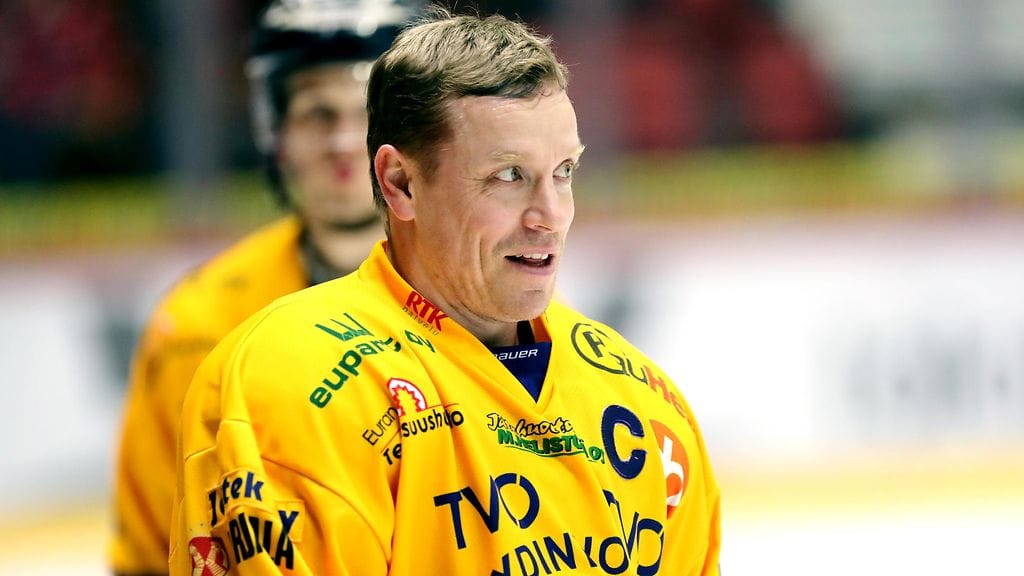 Ville Vahalahdelle järjestettiin upea seremonia Raumalla.