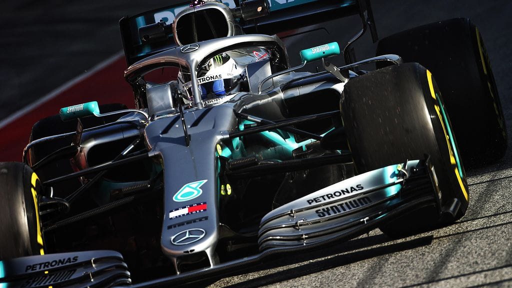 Valtteri Bottas radalla F1-talvitesteissä.