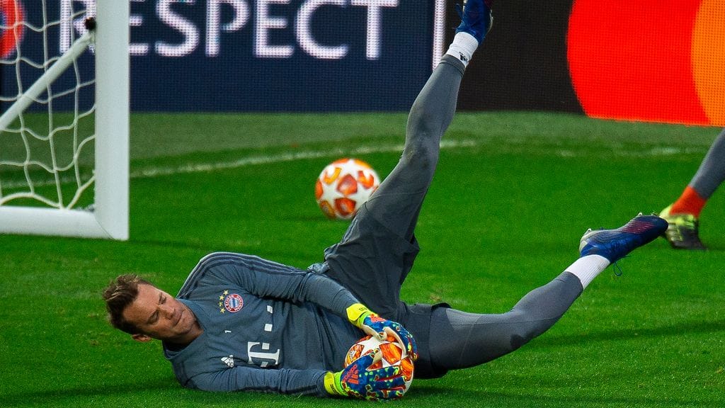 Manuel Neuer nauttii pelata äänekkään yleisön edessä.