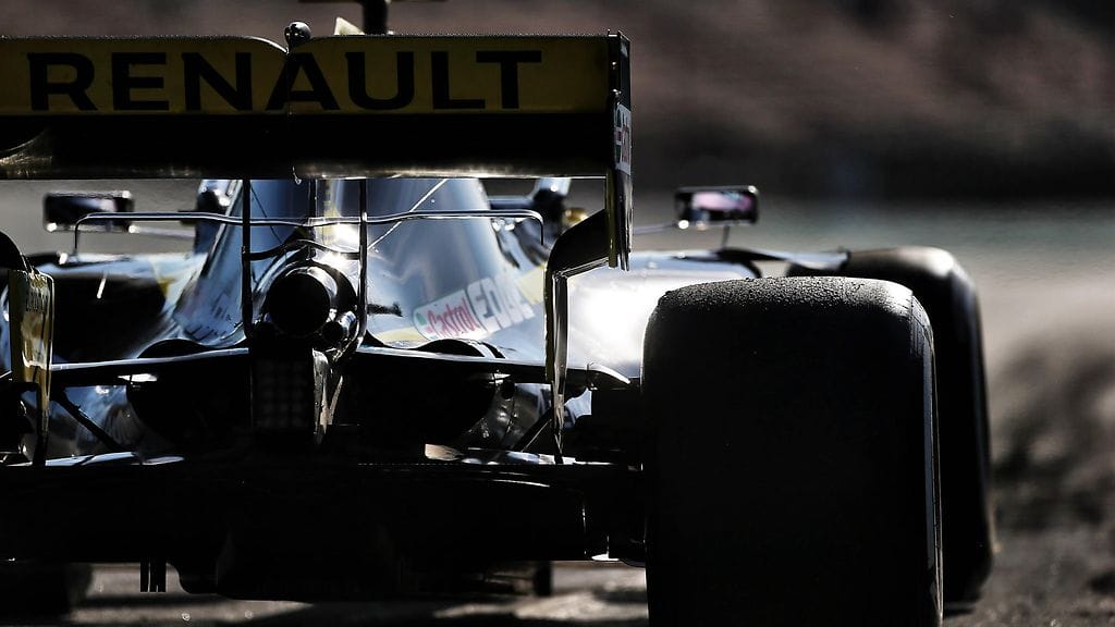 Daniel Ricciardon takasiiven avattava osa repeytyi irti kesken ajon tiistain testeissä.