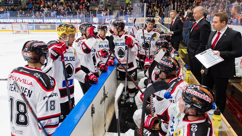 Porin Ässät joutui luopumaan pelaajistaan taloudellisten haasteiden vuoksi.