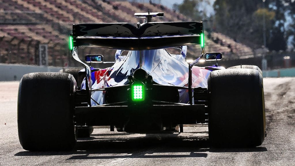 Alexander Albonin on tunnistanut tällä viikolla vihreistä takavaloista,