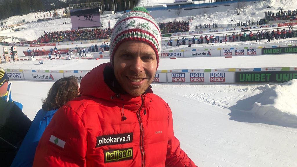 Roni Zein siirtyi oman MM-urakkansa päätyttyä seuraamaan sprintin finaaleita katsomoon.