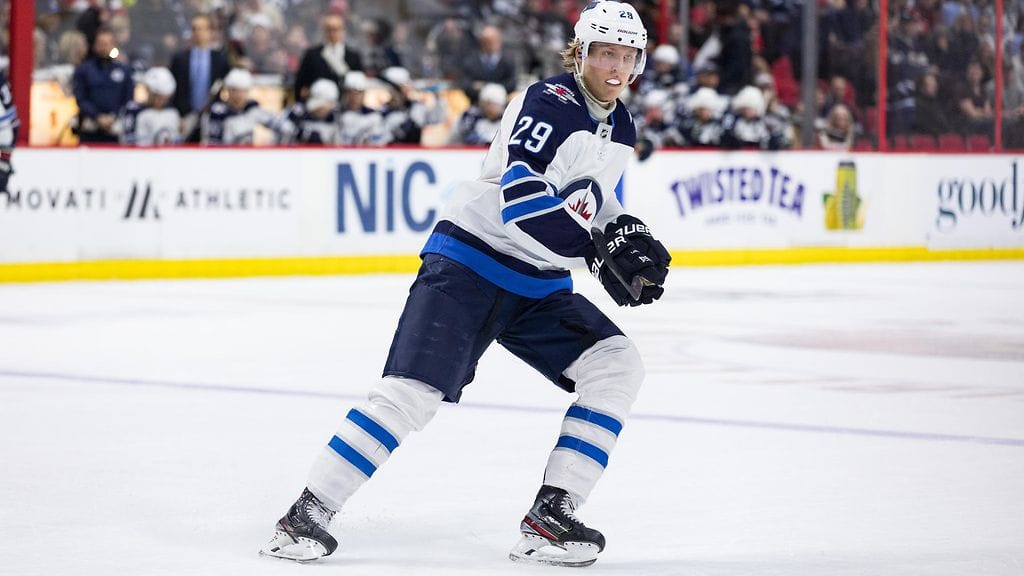 Patrik Laine katkaisi pitkäksi venyneen maalittoman putkensa NHL:ssä.