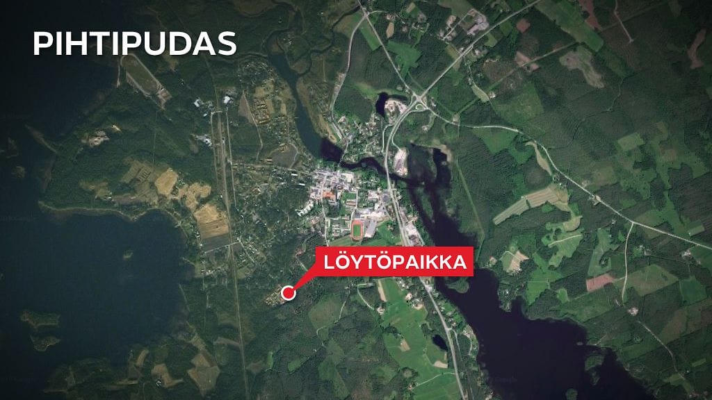 Poliisi pyytää silminnäkijähavaintoja liittyen mieshenkilön kuolemaan rivitaloyhtiön pihamaalla Pihtiputaalla.