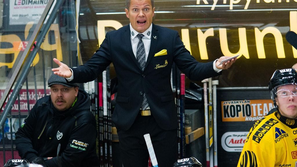 Sami Kapasen luotsaaman KalPan tilanne on hankala pudotuspelien suhteen.