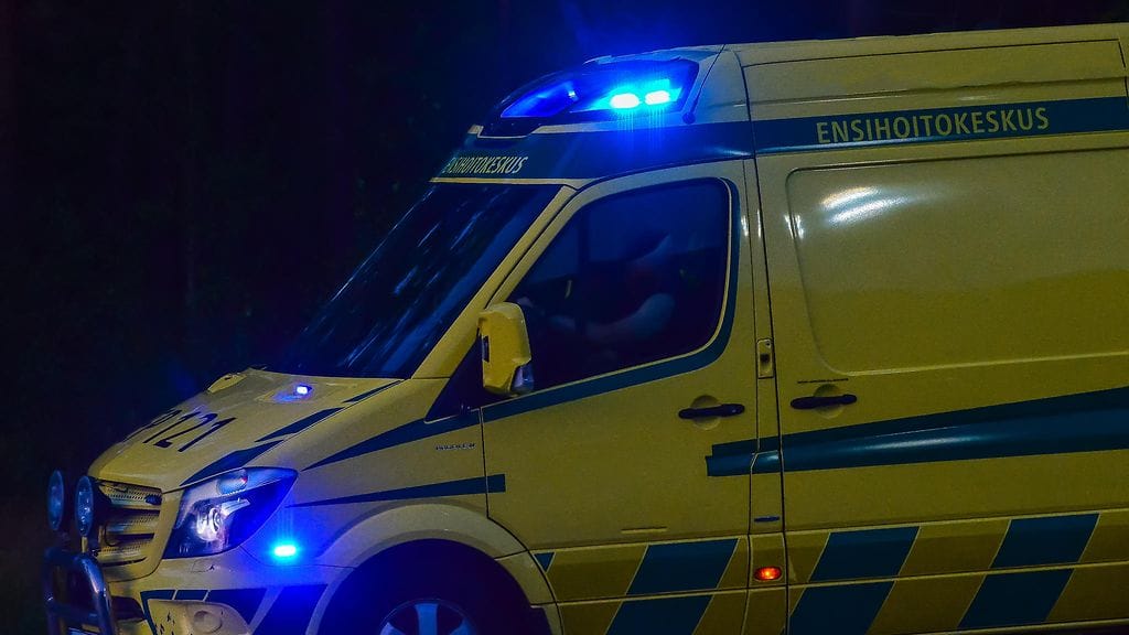 Kuvituskuva. Lounais-Suomen poliisin mukaan henkilöauto törmäsi rollaattorilla liikkuneeseen jalankulkijaan Iskonraitilla puoli kuuden aikaan illalla.