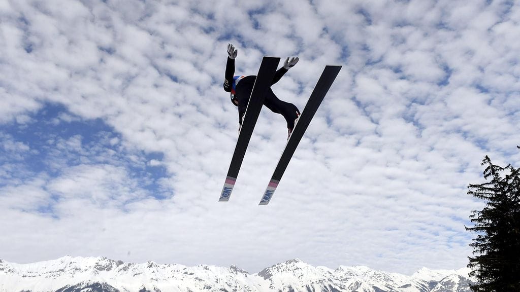 Antti Aalto hyppäsi joukkuemäessä suomalaisista pisimmälle, 118 metriin.