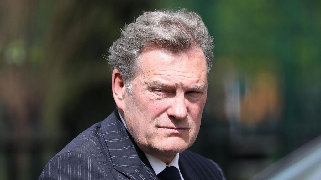 Jalkapalloikoni Glenn Hoddle sai sydänkohtauksen kesken tv-lähetyksen.