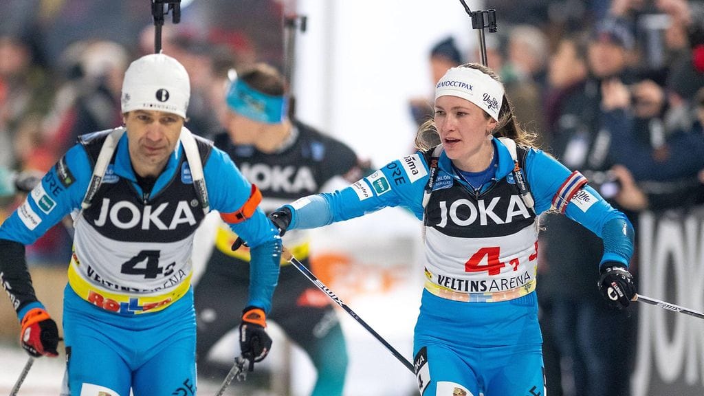 Ole Einar Björndalen ja Darja Domratsheva kisaavat lauantaina maastohiihdossa.
