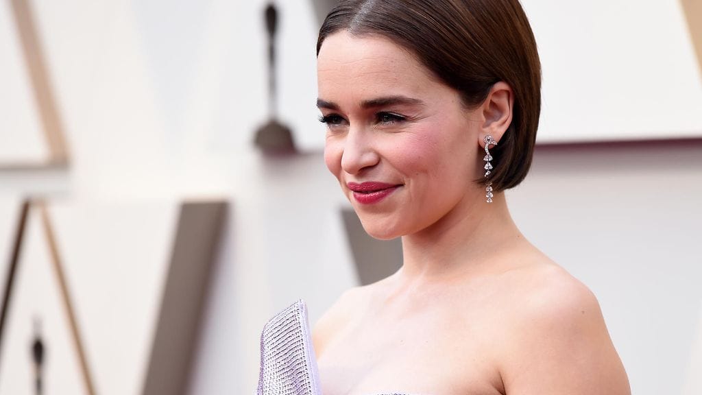 Emilia Clarke edusti uudessa hiustyylissä.