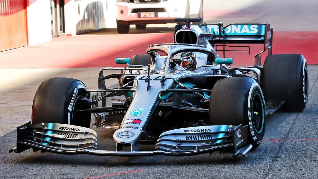 Mercedes tuli tiistaina radalle voimakkaasti uudistuneena.