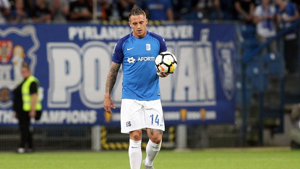 Kohujalkapalloilija Nicki Bille on noussut jälleen otsikoihin.