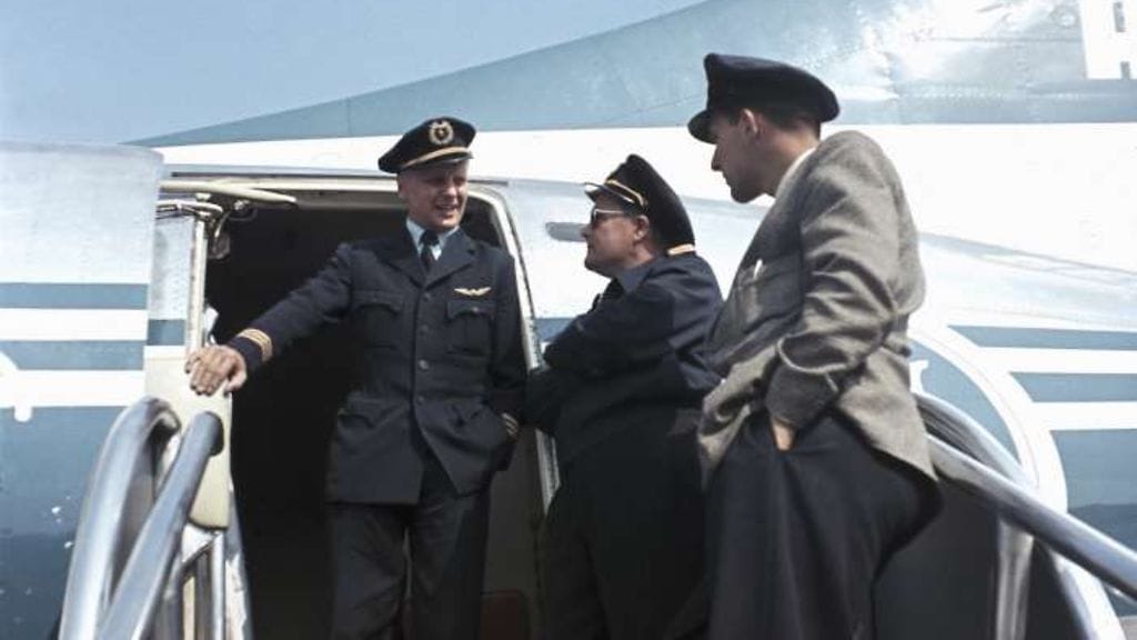 Jaakko Hillo (vas.) kuvattuna Pariisissa vuonna 1954.