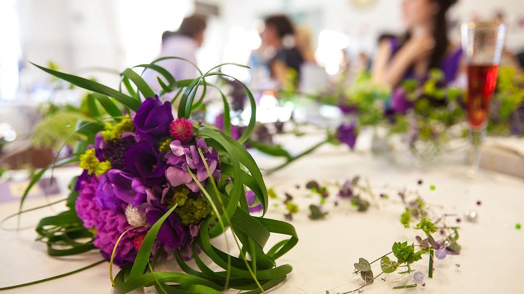 ÄLÄKÄYTÄMUIHINJUTTUIHIN_morsiuskimppu_juhalaitalainen