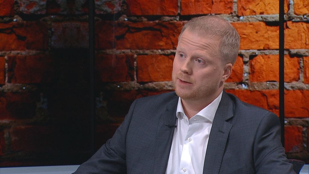 Illan Rikospaikan studiossa 22.35 aiheena ovat vierastaistelijat. Studiossa suojelupoliisin erikoistutkija Pekka Hiltunen.