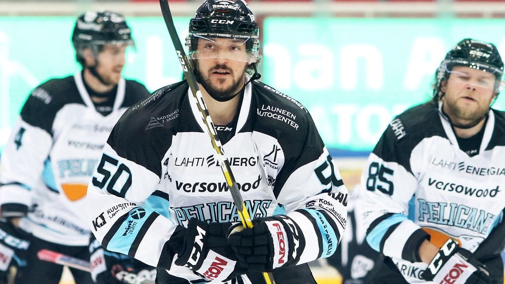 Juhamatti Aaltonen viimeisteli kaksi maalia TPS:ää vastaan Turussa.