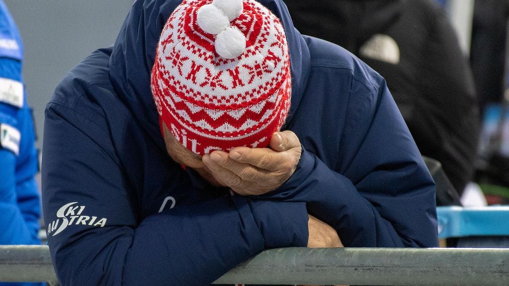 Peter Schröcksnadelin pää painui alas.