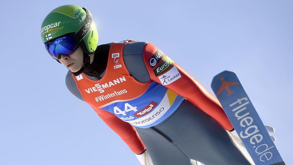 Eero Hirvonen hyppäsi normaalimäen kilpailussa 99,5 metriä.