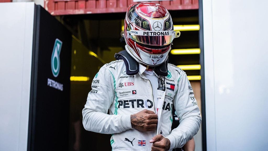 Lewis Hamilton uskoo Ferrarin olevan puoli sekuntia Mercedestä edellä tällä hetkellä.