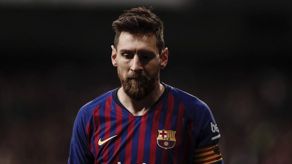 Lionel Messi ei osallistu peliin ensiminuuttien aikana.