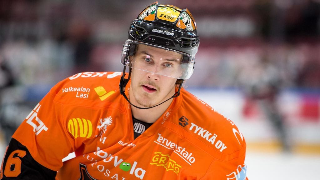 Miro Keskitalo pelaa ensimmäisen ottelunsa Pelicans-paidassa.