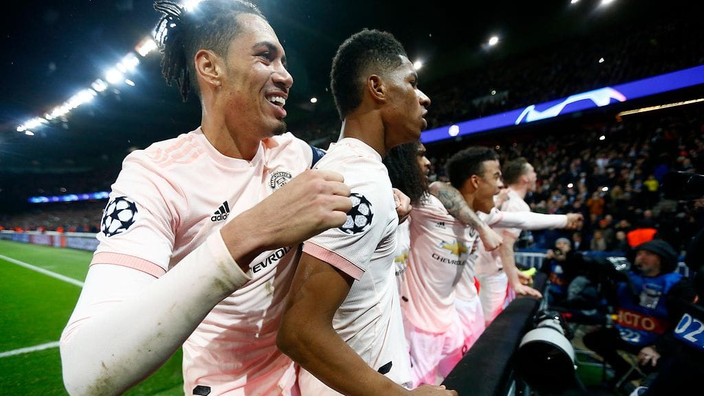 Chris Smalling ja Marcus Rashford juhlivat keskiviikkona Pariisissa.