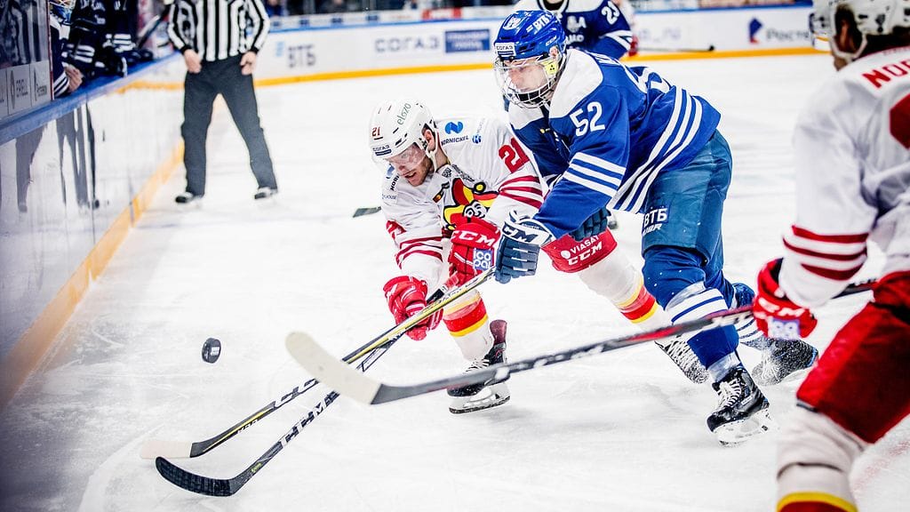 Jokereiden Brian O'Neill kamppaili Dynamon Miika Koiviston kanssa.