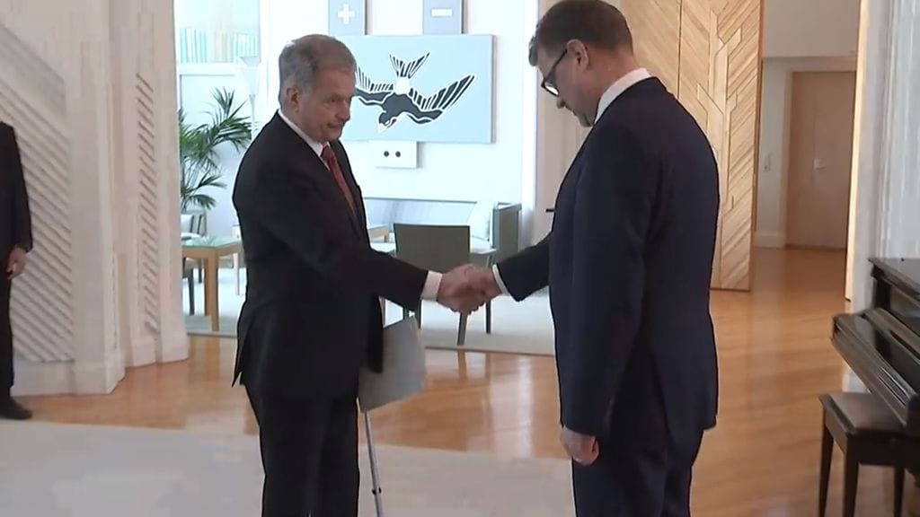 Sipilä ja Niinistö kättelevät