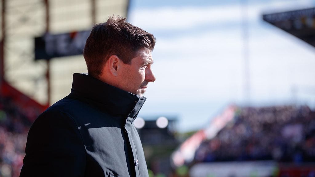 Steven Gerrard valmentaa nykyisin Rangersia, jonka kärjessä viilettää myös HJK:sta tuttu Alfredo Morelos.