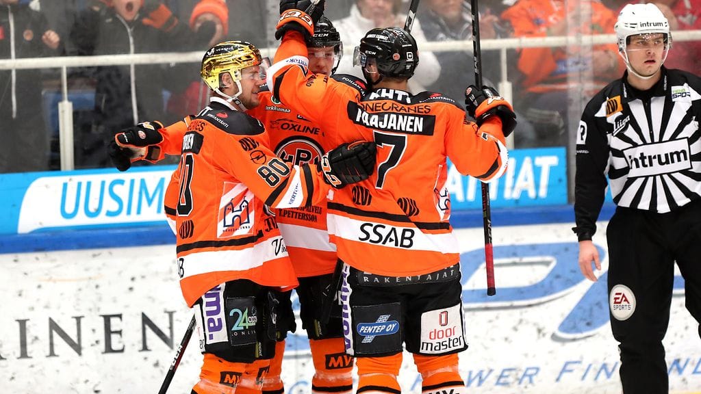 HPK juhli Hämeenlinnassa.