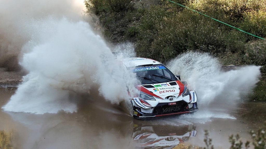 Jari-Matti Latvala joutui keskeyttämään Meksikon MM-rallissa perjantaina.