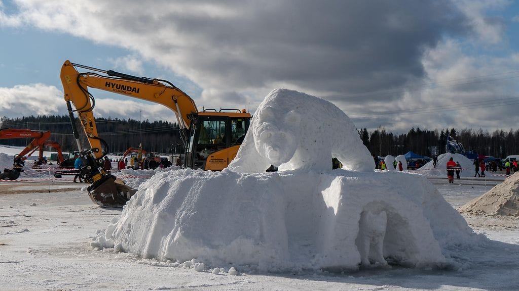 Kaivureiden lumenveistokisat