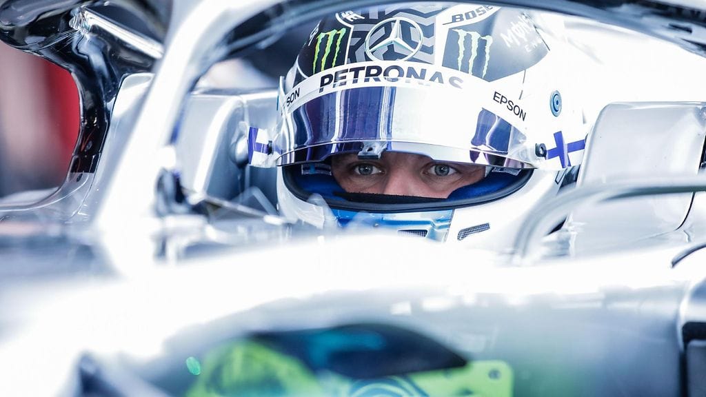 Valtteri Bottas kertoi kypäränsä taustoja.