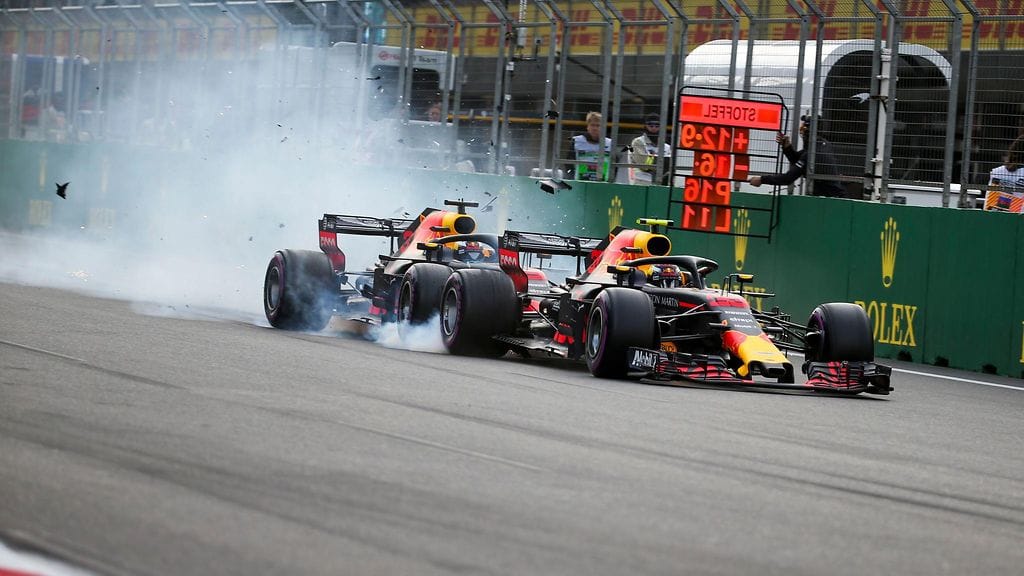 Viime kaudella Red Bullilla ajaneet Daniel Ricciardo (vasemmalla) ja Max Verstappen (oikealla) törmäsivät Azerbaijanin Bakun GP:n yhteydessä.