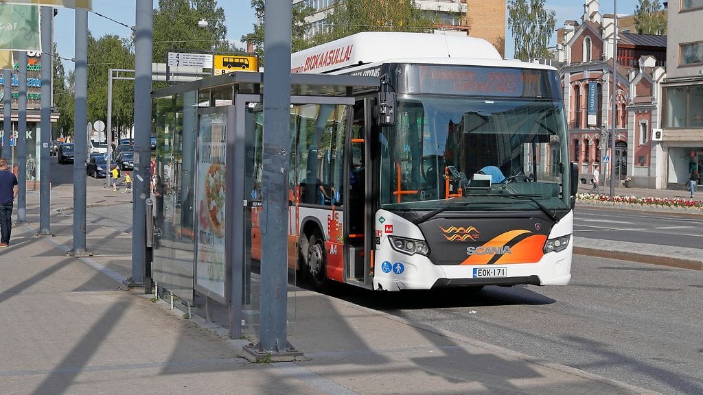 Kuvassa Vaasan kaupungin biokaasubussi.