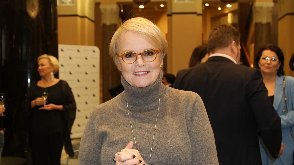 Katri Helena palaa keikkalavoille loppuvuodesta.