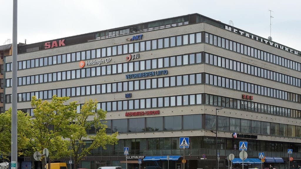 Yhä harvempi kuuluu ammattiliittoon.